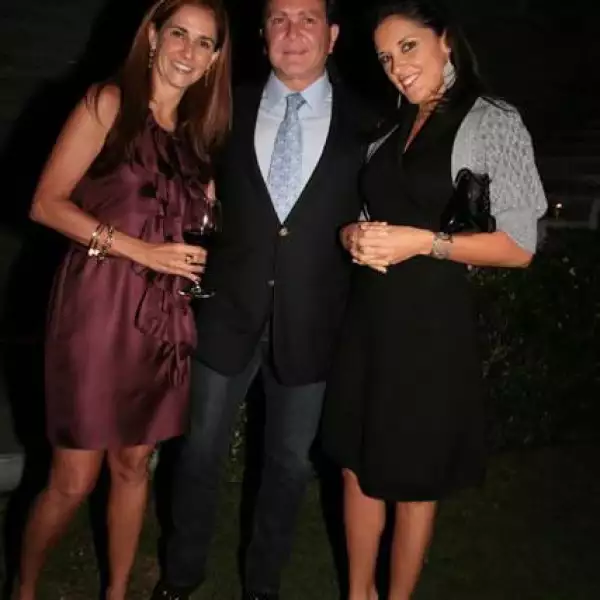Marco Beteta entrega reconocimientos a los mejores Restaurantes