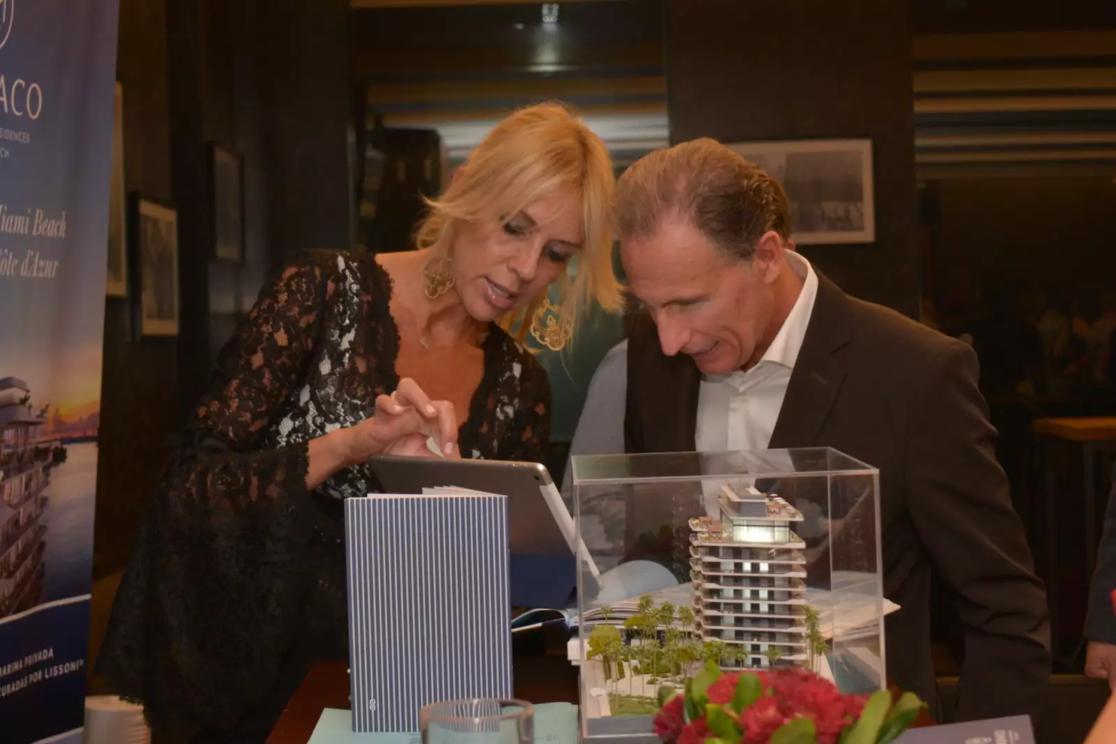 Compañia Saddy Abaunza