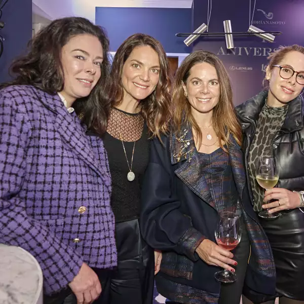 KAREN WEILL_CARLA Y DANIELA BERHO_SULEIKA TUSHE 2.jpg