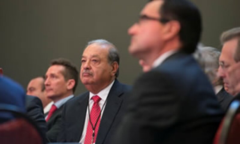 Carlos Slim confía en que la refroma energética mejorará la competitividad de las empresas. (Foto: Especial )