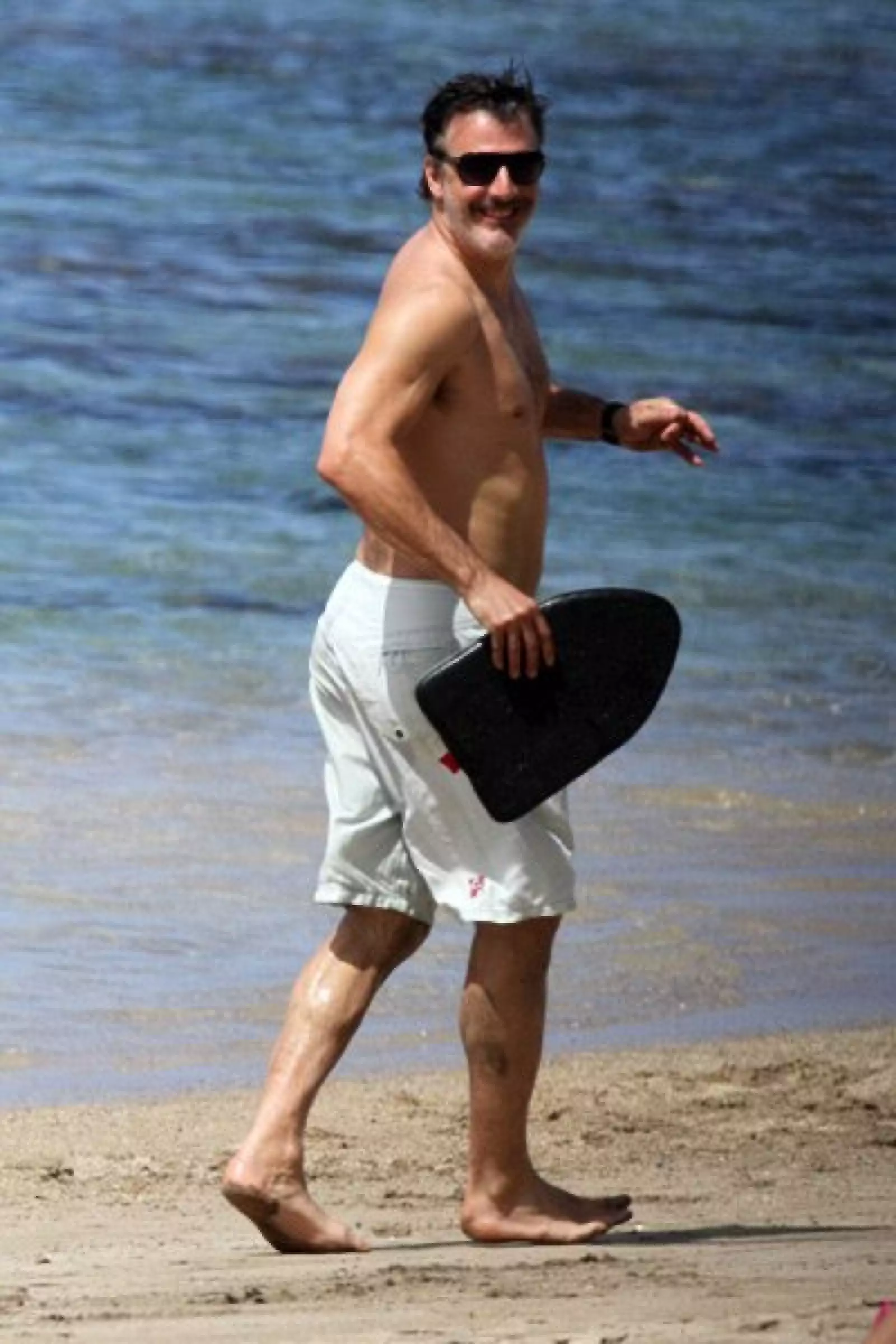 Chris Noth, actor conocido por su papel de `Mr. Big´ en `Sex and the City´  también optó por las playas de Hawai.