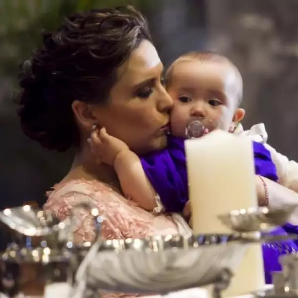 Angélica se mostró muy cariñosa con la pequeña Angeliquita.