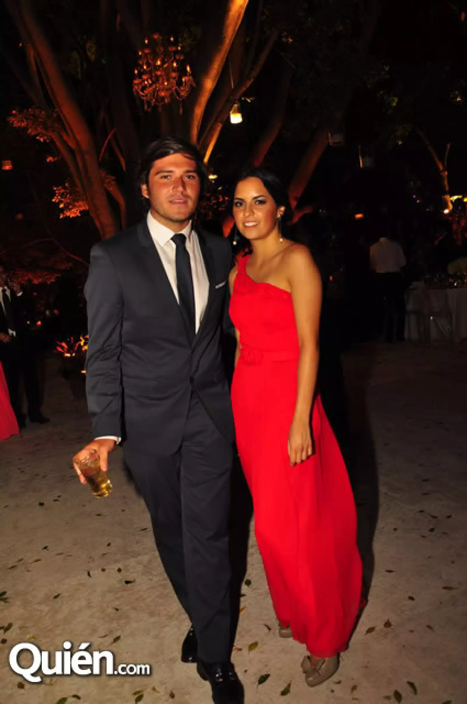 Rodrigo Camarena,Paulina León