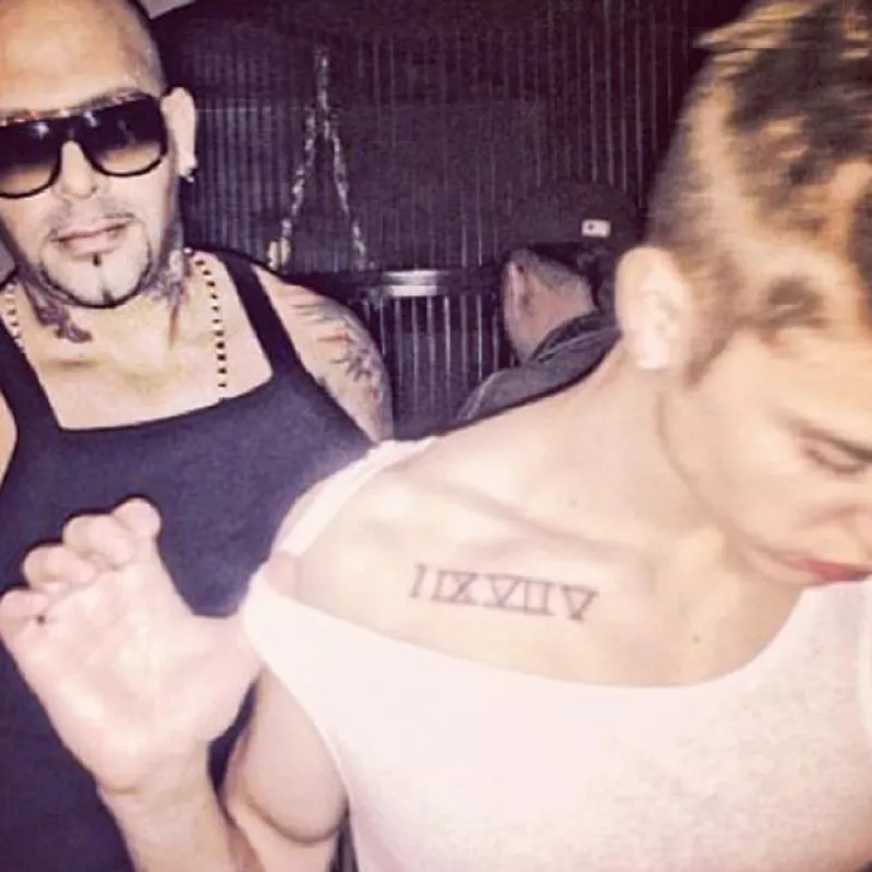 El cantante no tardó ni tres semanas en volverse a tatuar; esta vez se hizo otro junto con el productor musical Jamal Rashid unos extraños números romanos que han causado polémica por su significado.