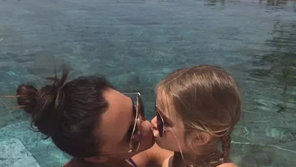 La diseñadora de modas compartió una foto en la que celebraba el cumpleaños de su hija menor pero, al parecer, muchos no la encontraron enternecedora.