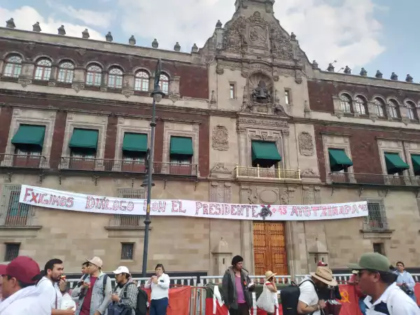 planton ayotzinapa zocalo.jpeg
