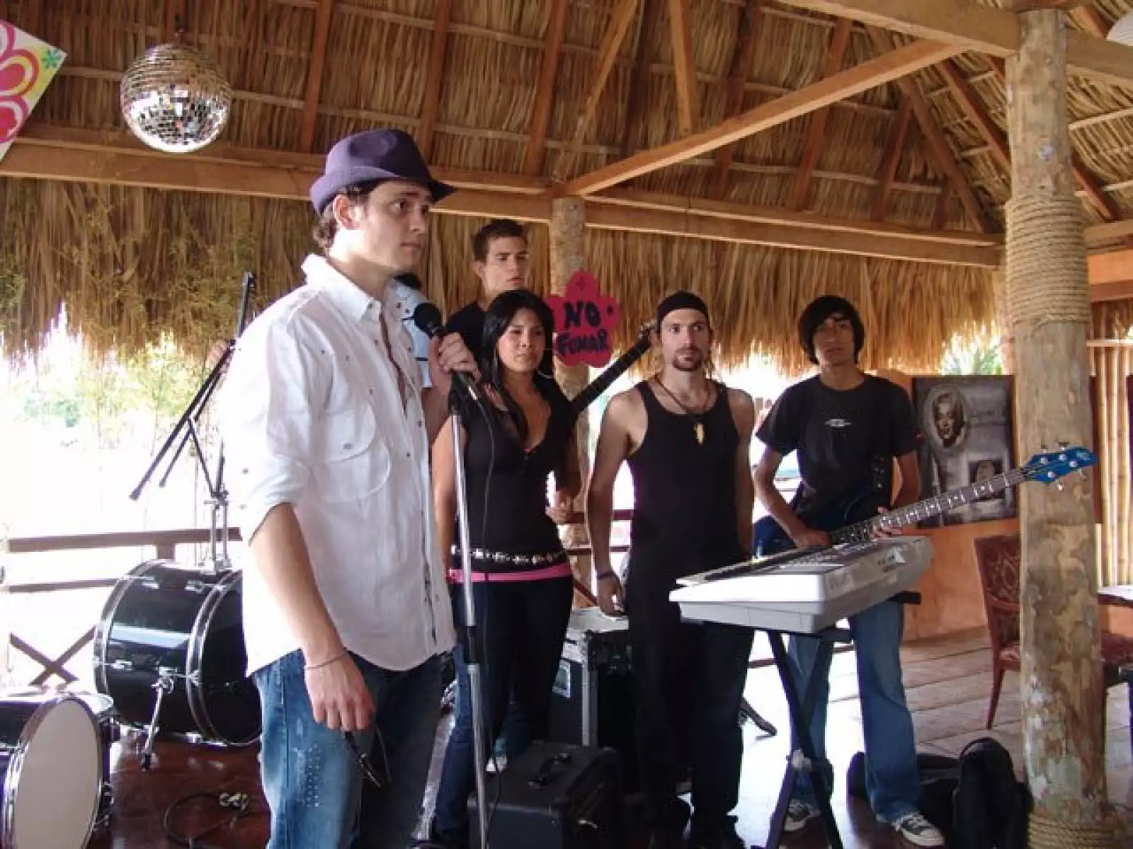 Verano de Amor es un remake de la trama argentina Verano del 98 y tiene lanzamientos de nuevos rostros y personajes más apegados a la realidad, según explicó su productor, Pedro Damián.