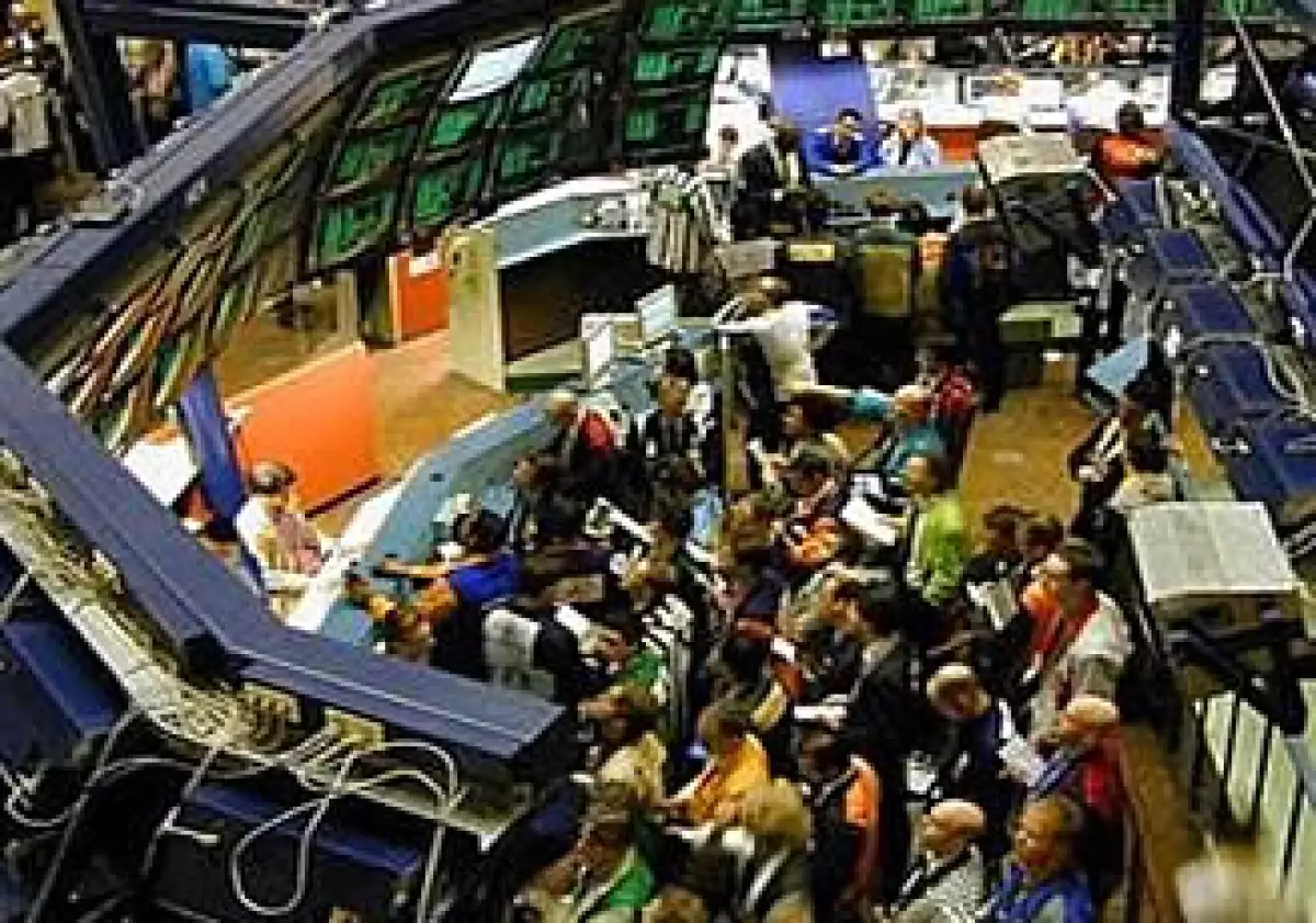 Los mercados europeos cayeron a pesar de la aprobación del fondo de rescate de Irlanda. (Foto: Reuters)