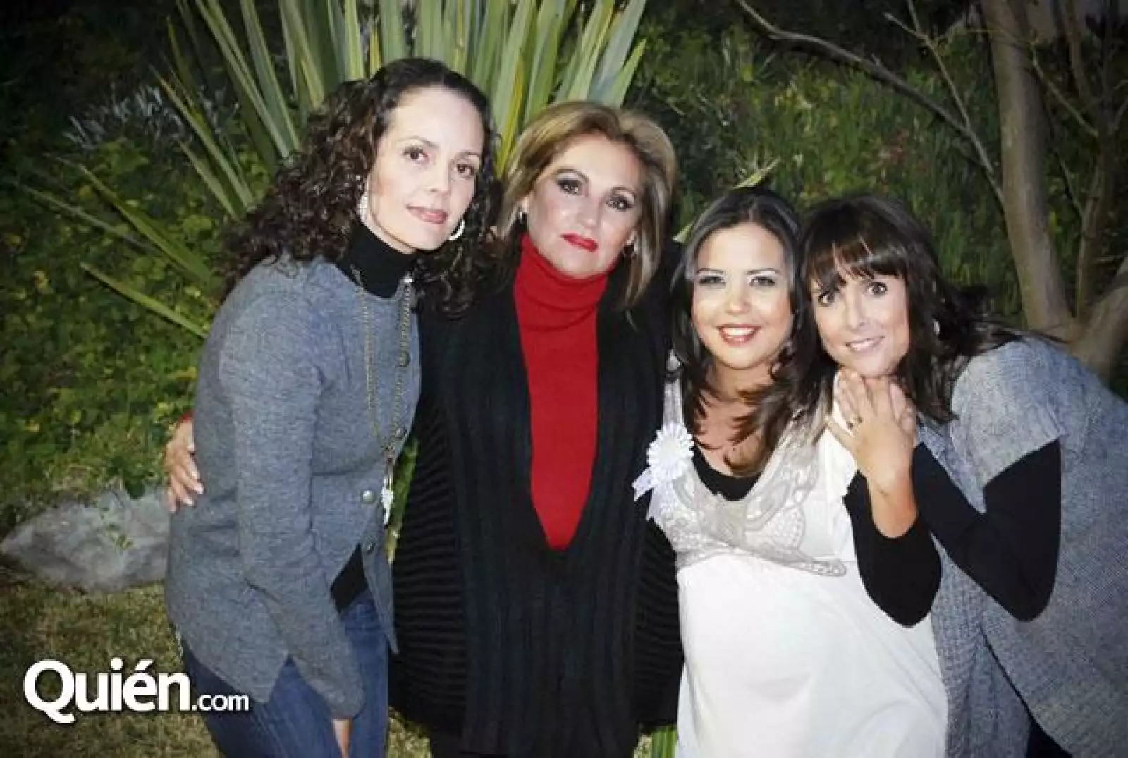 Maria Fernández,Chita Velázquez,Reginta Trujillo y Giovanna Velázquez