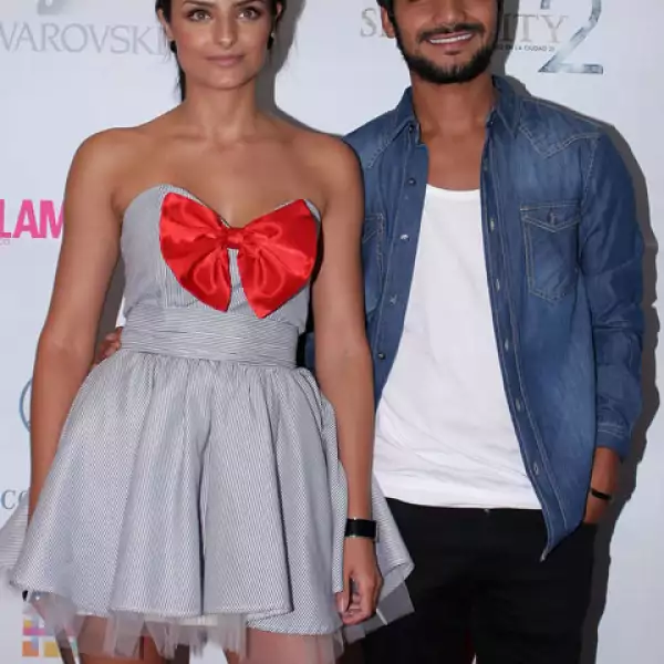 La actriz posando para la premiere de una película en la Ciudad de México.