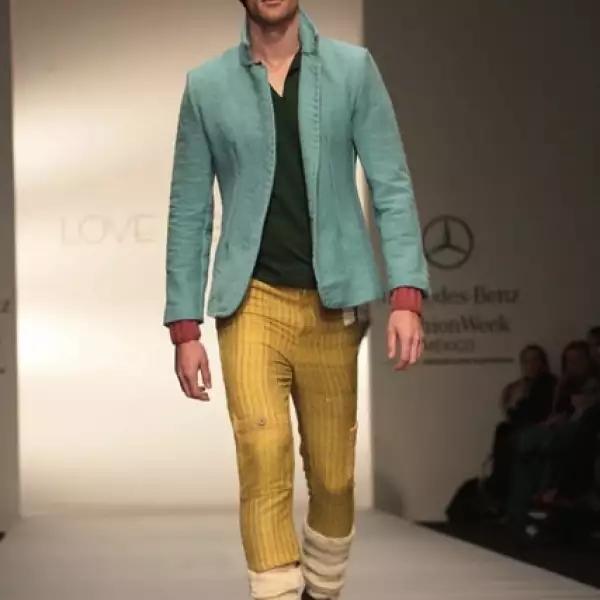 Pasarela Love Is Back