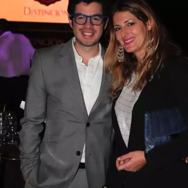 Rodrigo Peñafiel,Deborah Vertiz