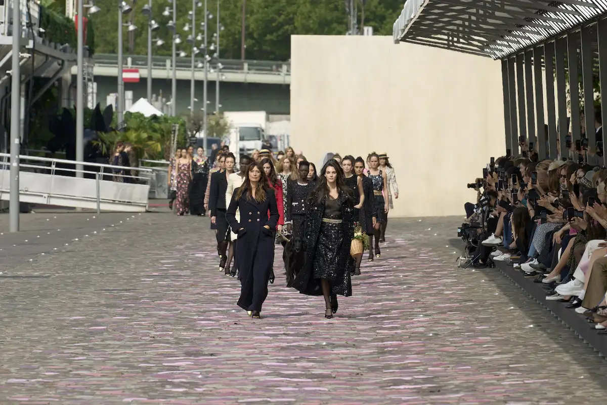 Chanel HC F23 052.jpg