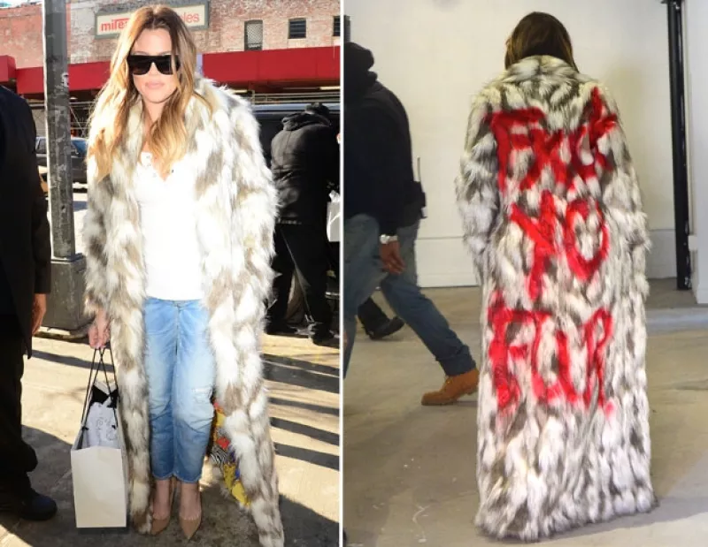 La menor de las hermanas salió a caminar por las calles de  New York con un abrigo imitación piel que llevaba grabada con aerosol en color rojo la leyenda "FXCK YO FUR"