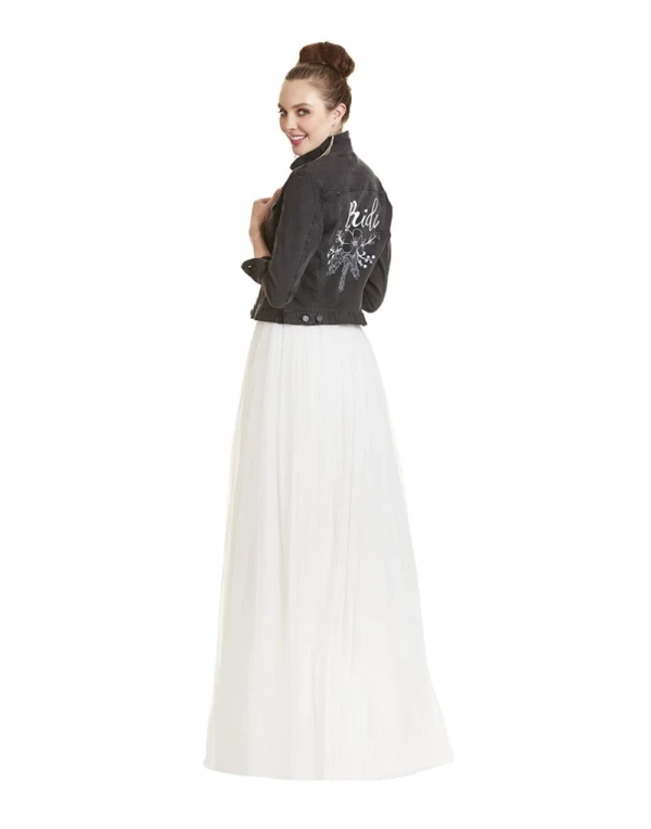 chaqueta-vaquera-negra-para-novias.jpg