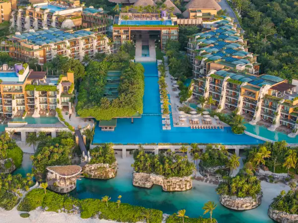 7947.2024_HXA_InfinityPool_10.jpg