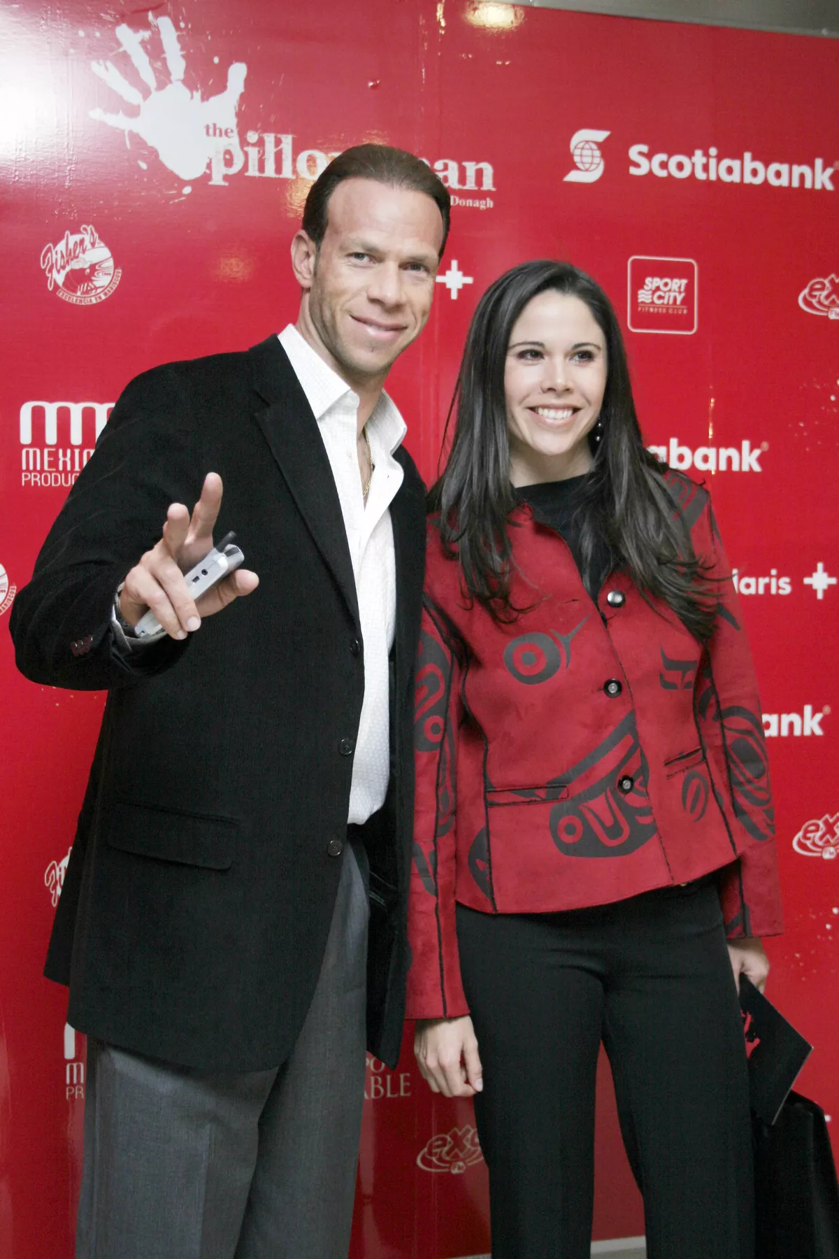 Zague y Paola Rojas