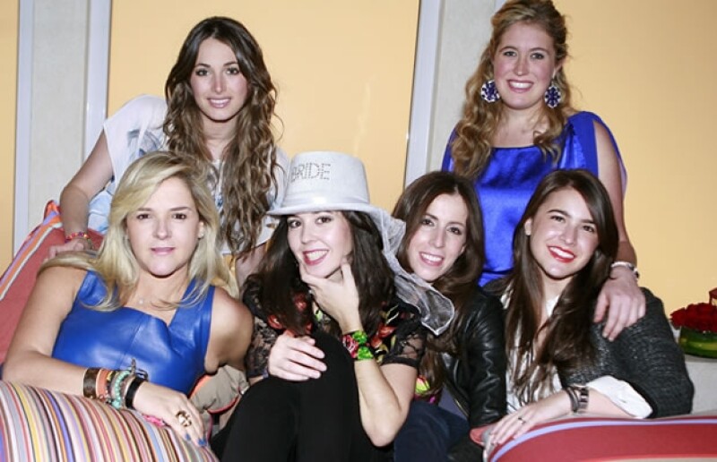 María Rojo de la Vega, Martinique Acha, Beatriz Sámano, Giovanna Acha, Mariana García Ramos y Deborah Wapinski