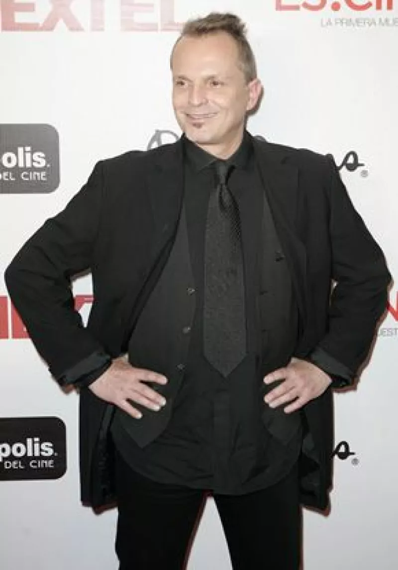 El español recientemente concluyó, luego de dos años, su Papitour en México y ha decidido alejarse de los escenarios por un tiempo y probar nuevos proyectos, empezar de cero.