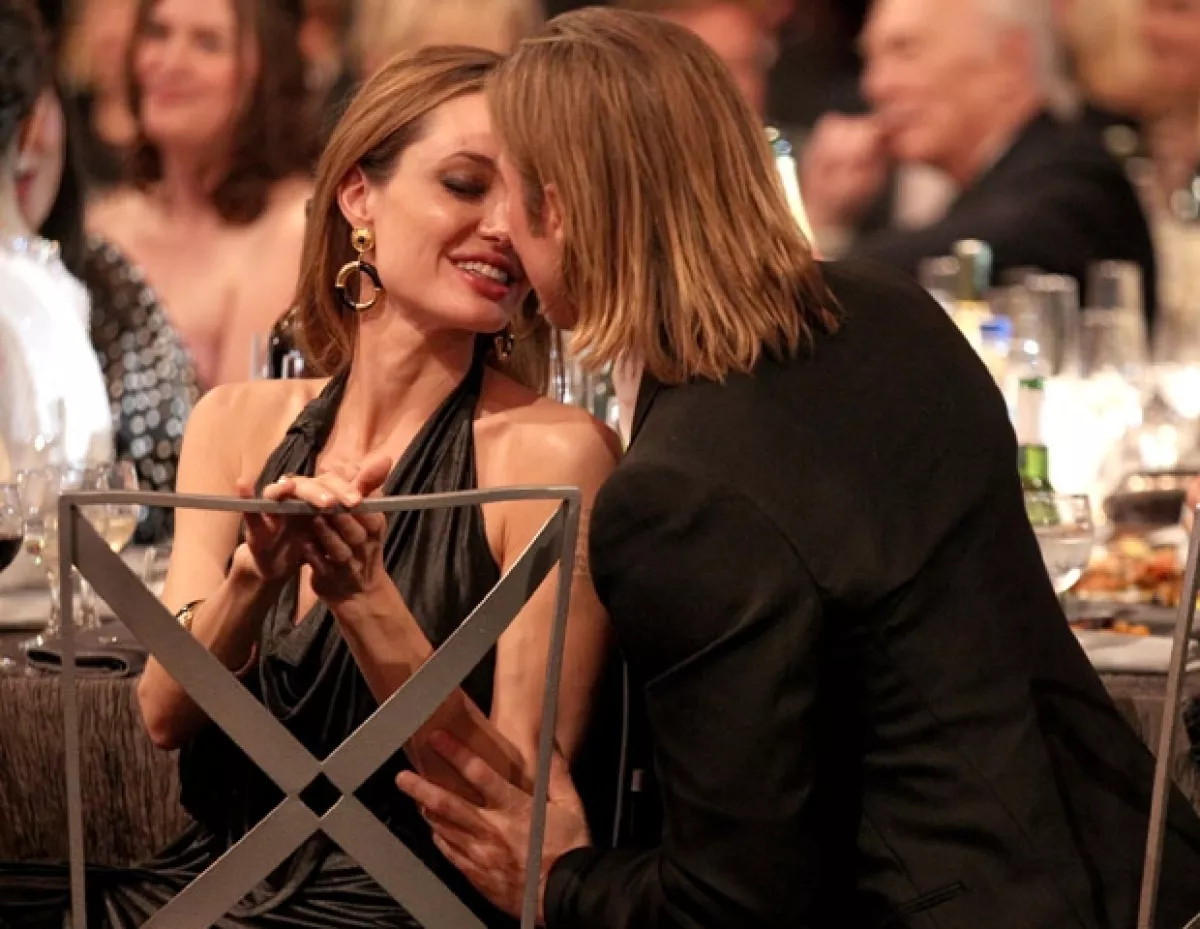 Brad y Angelina terminaron con las especulaciones de que su relación es una farsa.