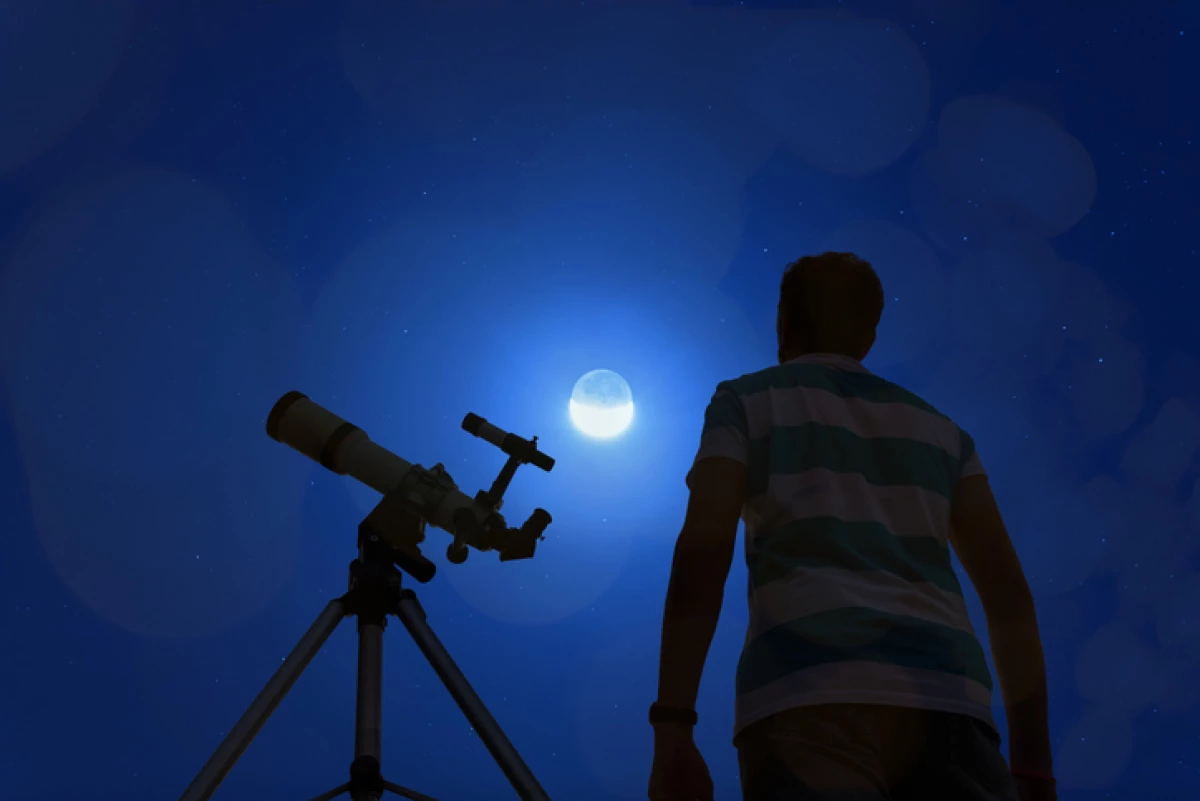 Eclipse lunar