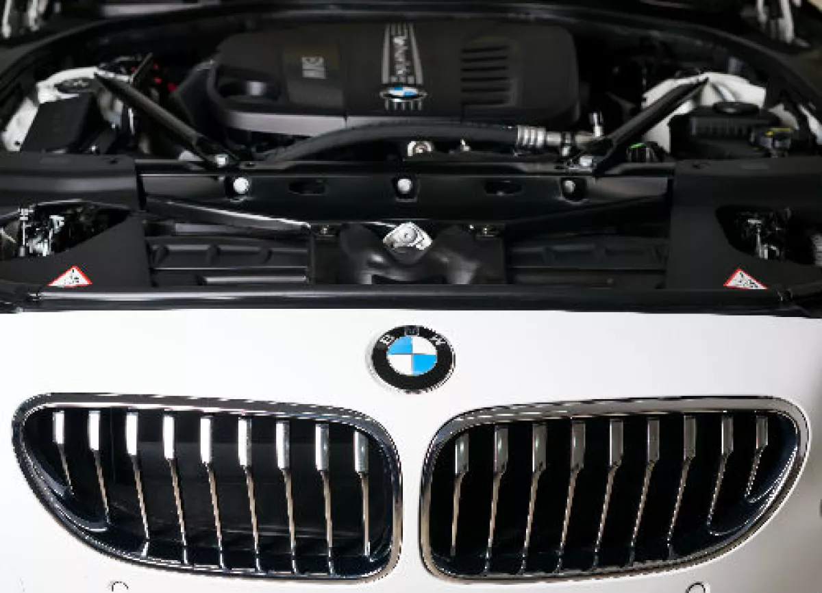 auto blanco BMW