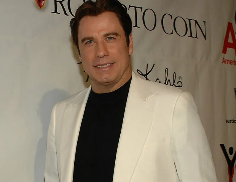 Según informa el portal TMZ, en 2009 el actor pidió a uno de los empleados de un crucero un masaje en el cuello y posteriormente le hizo el ofrecimiento monetario por sexo y su silencio.