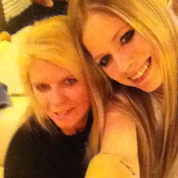 Avril Lavigne.