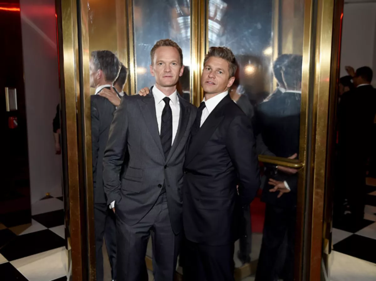 En 2010, Neil y David le dieron la bienvenida a sus gemelos.