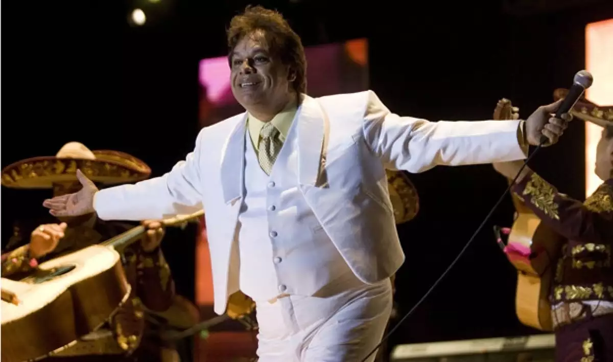 El cantante celebra hoy su 61 aniversario de vida, por lo que nos dimos a la tarea de hacer un sondeo para ver cuál era el top ten de nuestros lectores.