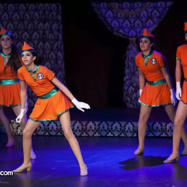 Triana junto con total exercise and dance