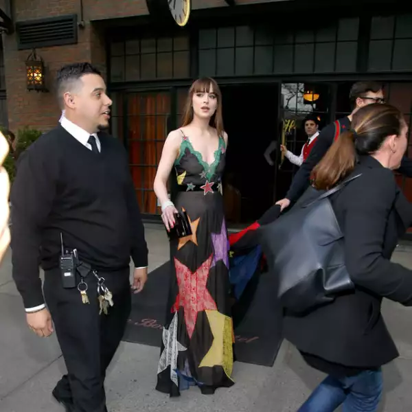 Dakota Johnson en Gucci.