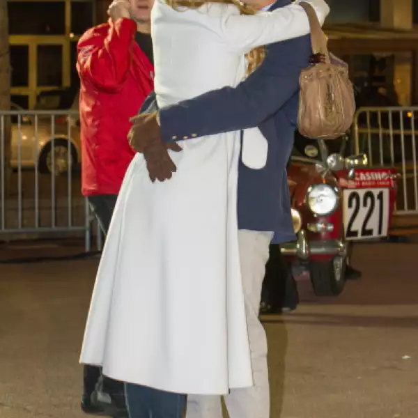 Pierre Casiraghi y su novia Beatriz Borromeo no tienen miedo en demostrasre lo mucho que se quieren.