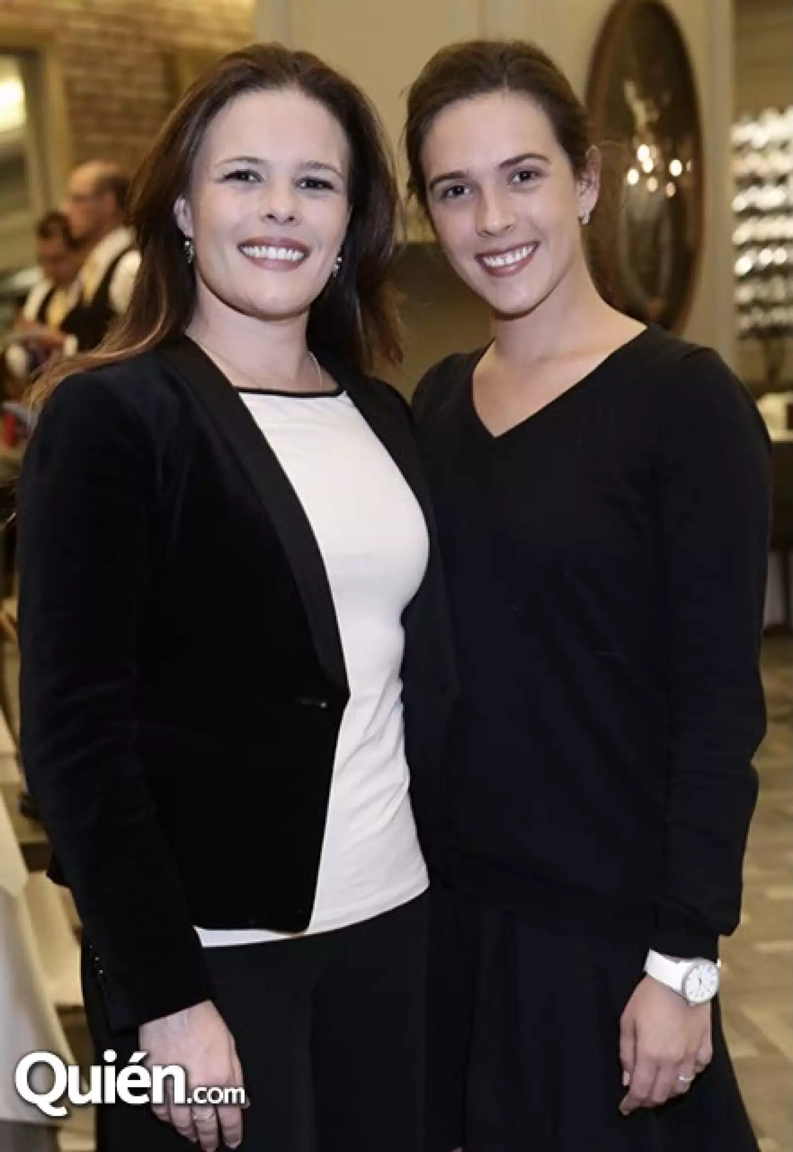 Sofía y Cristina Aguirre Corcuera