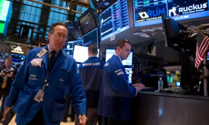 El Dow Jones cae 0.22% mientras que el S&P 500 baja 0.18%. (Foto: Reuters)