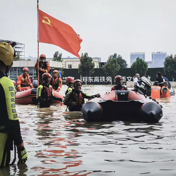 La ciudad de Zhengzhou empezaba a evaluar este jueves los daños provocados por las peores inundaciones que se recuerdan y que dejaron al menos 33 muertos en esta urbe del centro de China.
