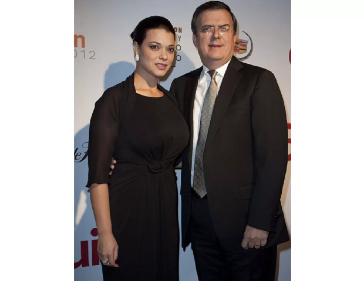 Rosalinda Bueso es 18 años menor que Marcelo Ebrard, pero la edad no fue un impedimento para que unieran sus vidas a finales de 2011.