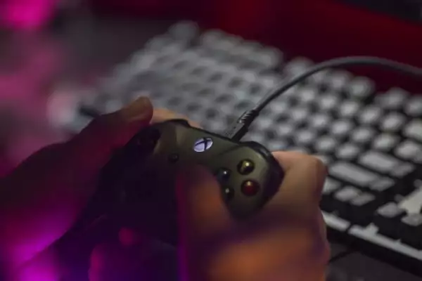 E3