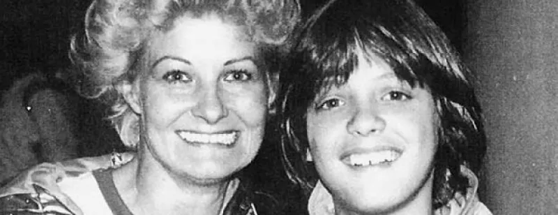 Luis Miguel con su mamá Marcela Basteri.