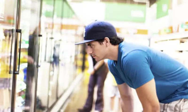 La confianza del consumidor se ubicó por debajo de las estimaciones de los analistas. (Foto: Getty Images)