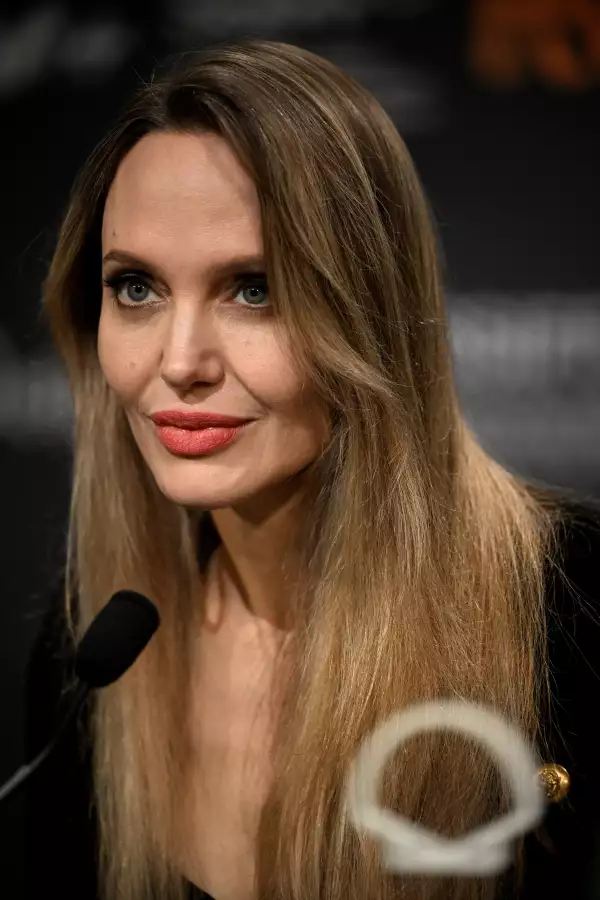 Angelina Jolie