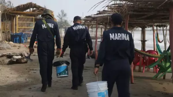 derrame en el golfo limpia