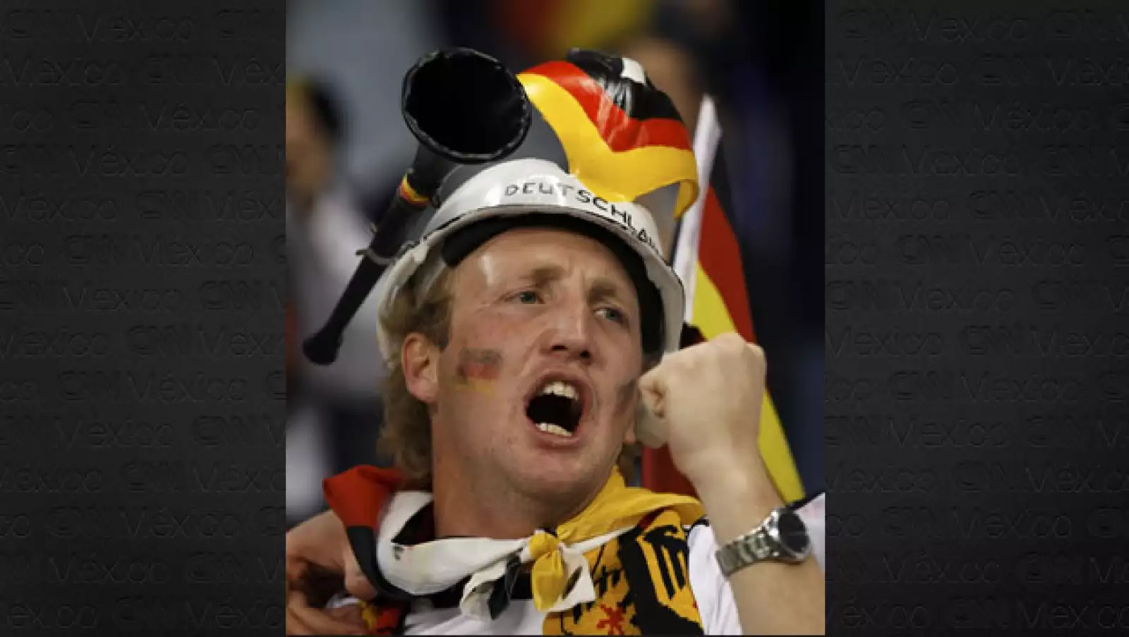 Aficionado aleman feliz