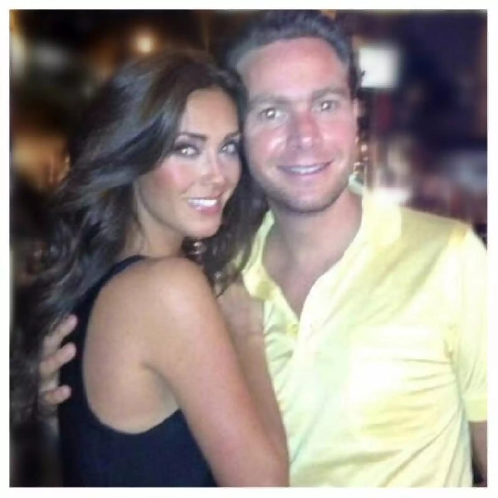 La pareja inició formalmente su noviazgo el 27 de abril de 2012 pero lo mantuvieron en secreto.