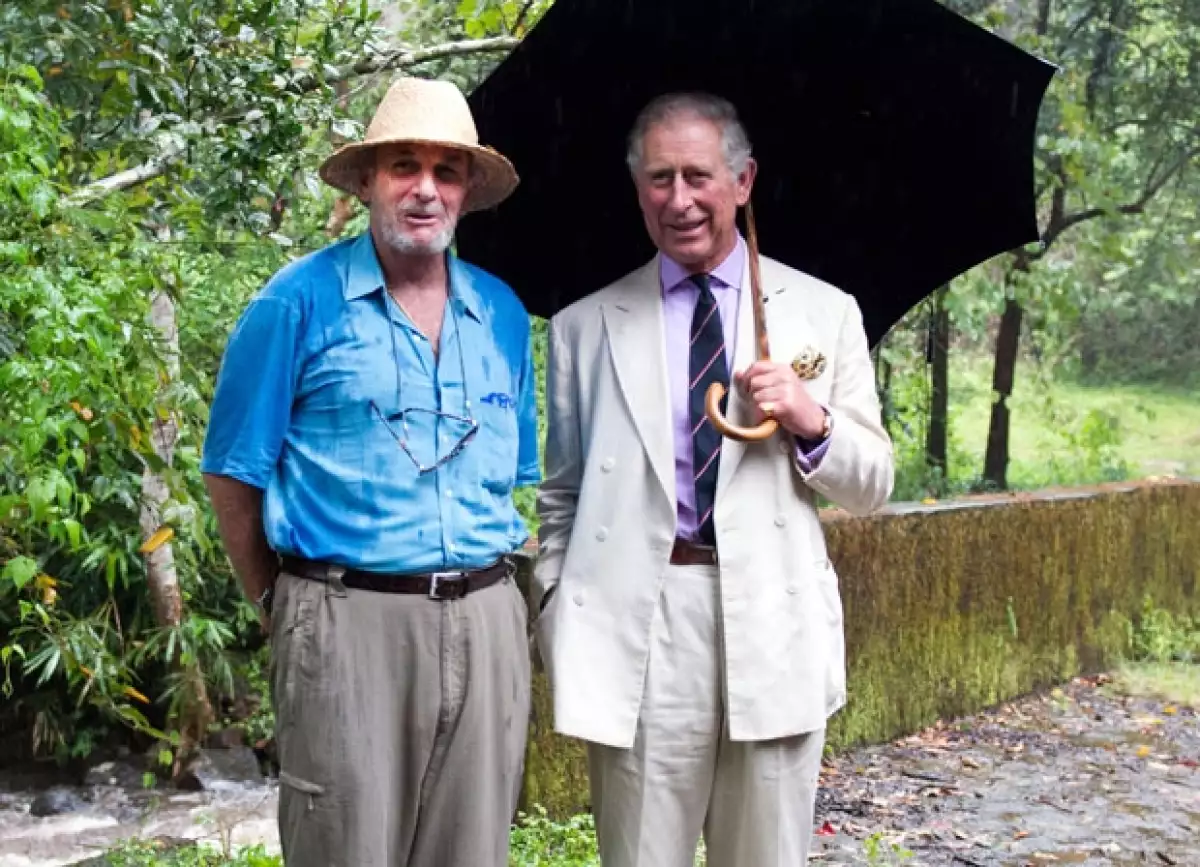 Como amante del medio ambiente, Mark tenía una organización de caridad para los elefantes a donde en alguna ocasión su cuñado, el príncipe Carlos llegó a visitarlo.