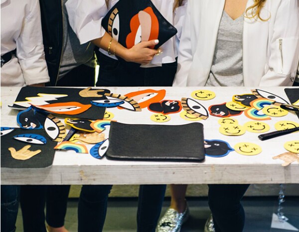 Con stickers divertidos, se crearon distintos modelos de la colección "Pantera Comics".