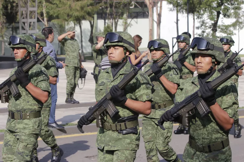 Pase de revista para el desfile Civico-Militar de la Batalla de