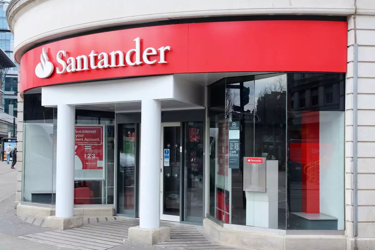 (Sucursal de banco Santander)