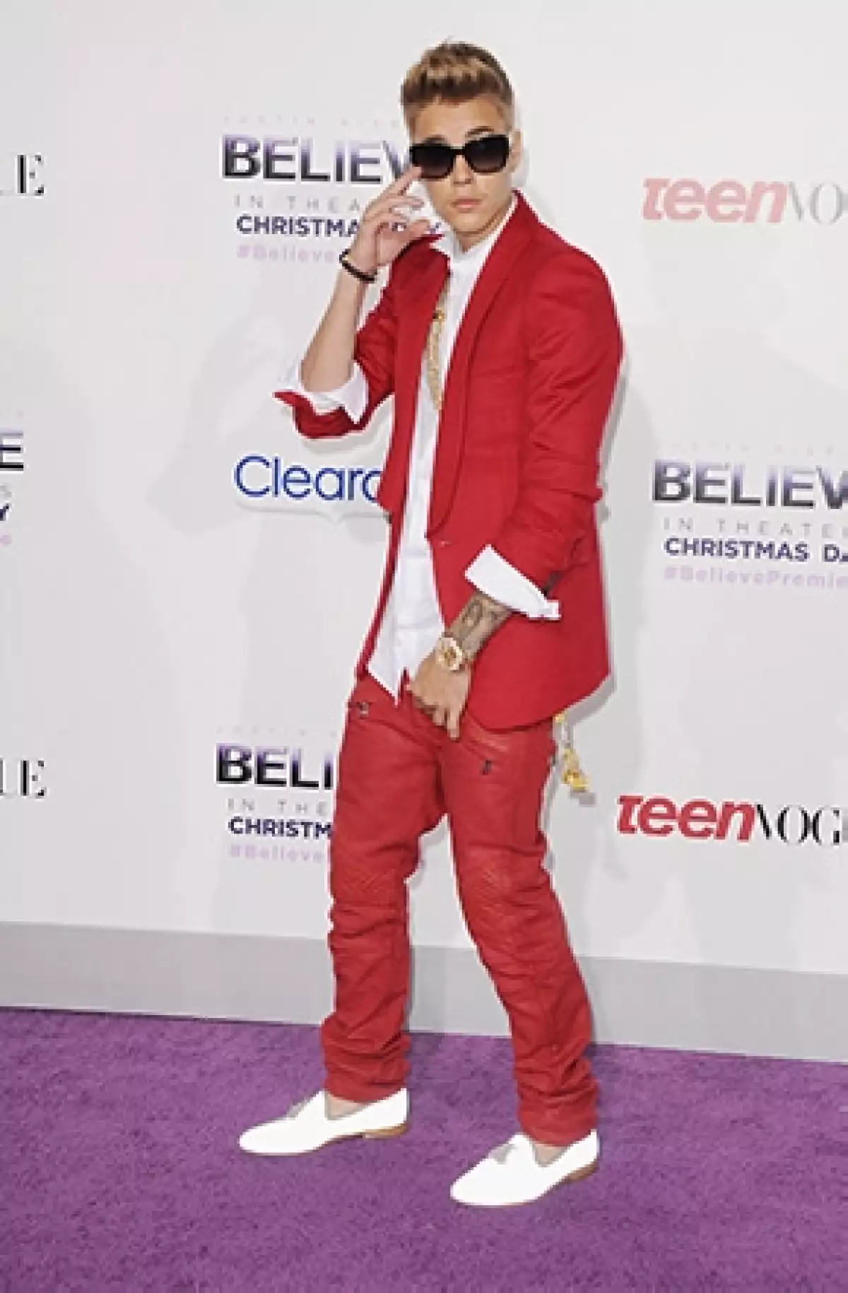 Miles de ciudadanos se volcaron al portal de internet de la Casa Blanca para solicitar que se despoje al canadiense de su "Green Card". Hasta ahora la han firmado 13 mil personas.