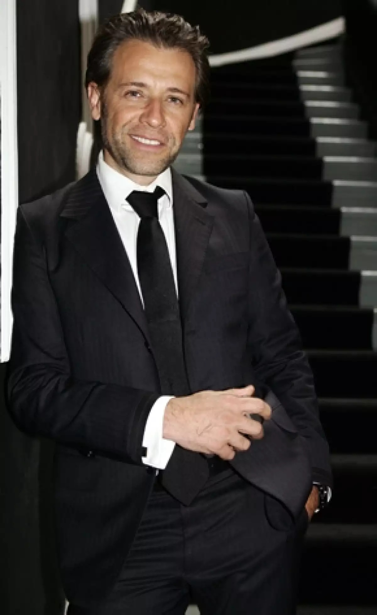 Juan Manuel Bernal interpretará al malo de la serie Bajo el alma, a lado del actor Roberto Sosa.